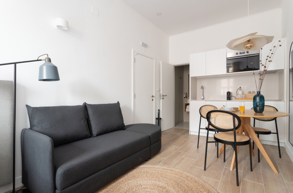Estúdio Flat da Feel Lisboa na Lapa com zona de estar e kitchenette